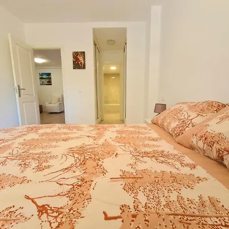 Urbanization La Maestranza, Puerto Banus, Nueva Andalucia Apartment Marbella